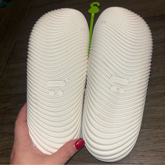 Crocs Sandals M7/W9 NWT - Picture 9 of 10